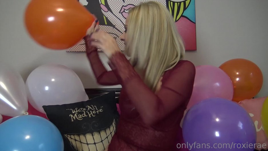 Watch Me Close Up, Non Pop, Balloon Blowing – ROXIE RAE – FULL HD/1080p/MP4